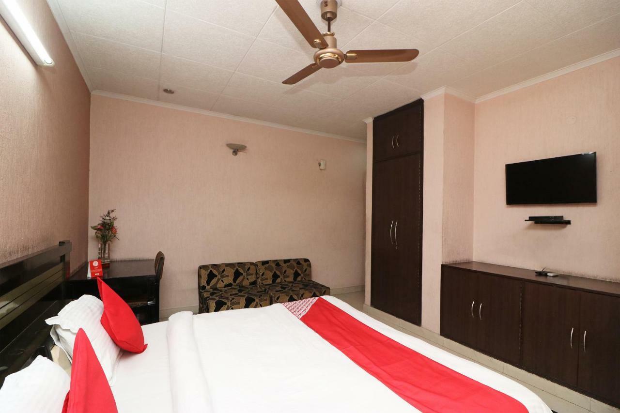 Oyo 24672 Bharat Guest House Delhi  Eksteriør bilde