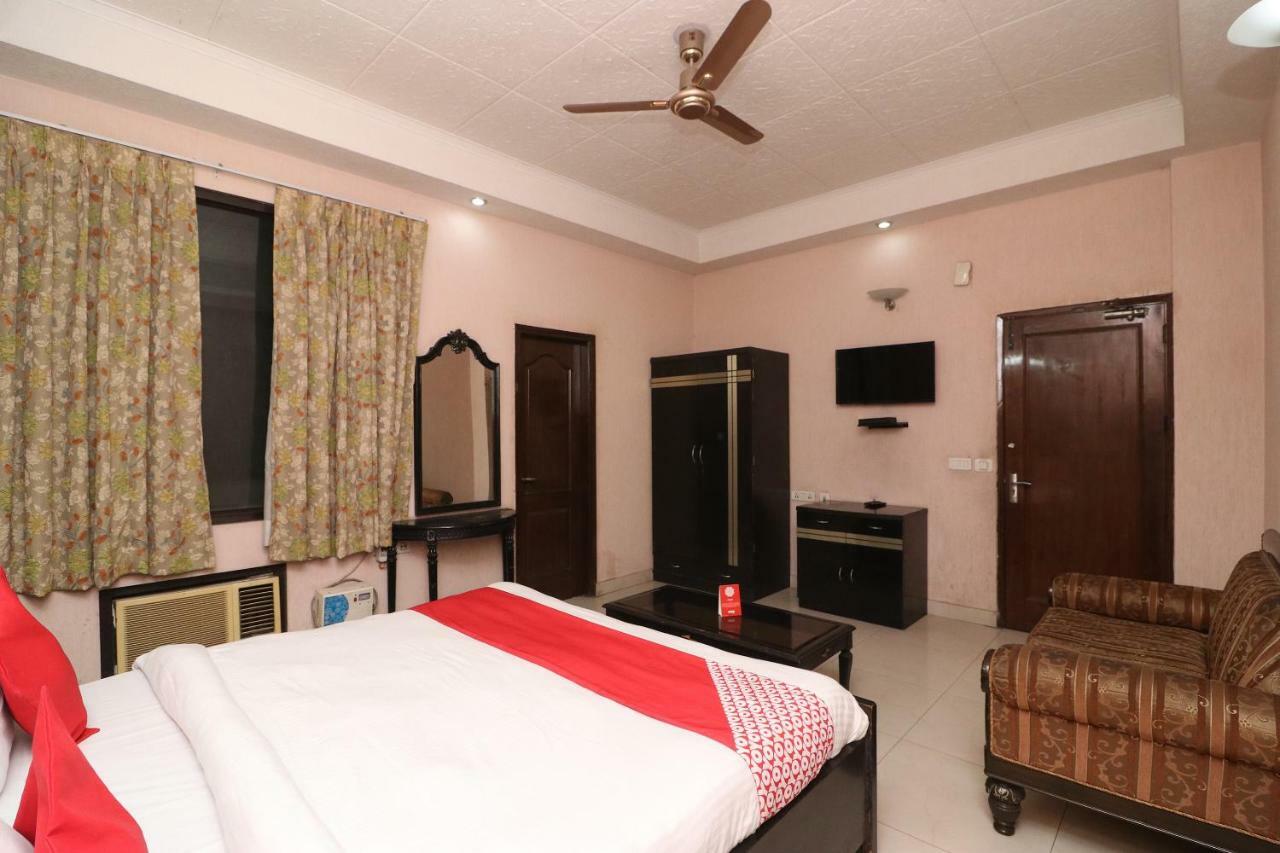 Oyo 24672 Bharat Guest House Delhi  Eksteriør bilde