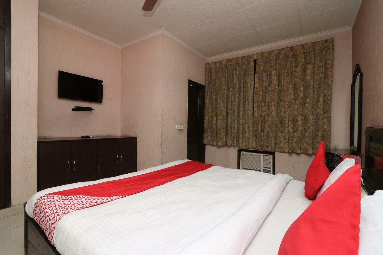 Oyo 24672 Bharat Guest House Delhi  Eksteriør bilde